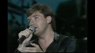 Daniel O'Donnell - The Road And Miles [Live at the Whitehall Theatre, Dundee, Scotland, 1990]