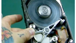 Angry Photographer: Video 2. HOW Hard Drives WORK, why you MUST fear & hate them
