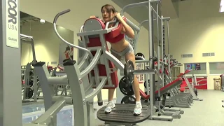 Фитнес упражнение для  попы  Лена Миро тренеруеться 720p