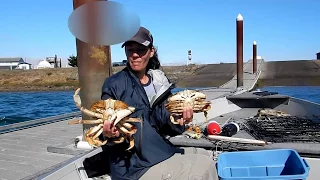 Crabbing for Dungeoness Crab in Oregon - How to catch crab with the Crab Max trap