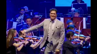 Cumbiana en vivo con Carlos Vives y la Orquesta Sinfónica Nacional de Colombia.