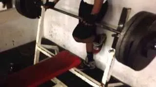 425 POUND BENCH PRESS: FREE WEIGHTS - no bullshit