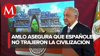 AMLO muestra con orgullo el "arco falso" en el siglo IX, "es nuestra idiosincrasia"