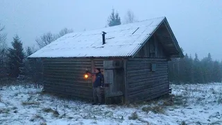 3 days of winter bushcraft in an abandoned forest house that has not been lived in for 25 years.