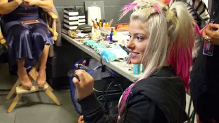 The Miz's curiosity is struck by Alexa Bliss' fidget spinner: Total Divas Bonus Clip, Jan. 24, 2018