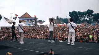 Kehilanganmu berat bagiku - kangen band live oku timur