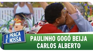 A Praça é Nossa (01/01/15) - Paulinho Gogó beija Carlos Alberto