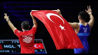 Milli güreşçimiz Taha Akgül, 3. kez dünya şampiyonu oldu