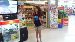 Girl Sings "I Will Always Love You" Karaoke at Supermarket AMAZING!