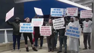 MN rideshare drivers picket at MSP airport