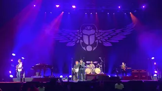 Intro + Only The Young - Journey, Arena CDMX, México 2022