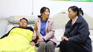 母亲临终前留给妹妹100万，哥嫂装病骗钱，谁料这笔钱另有来头【小白导演】