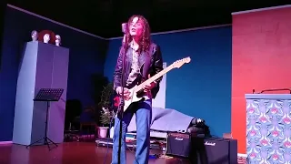 Roadhouse Blues (The Doors) Performed by Juzzi