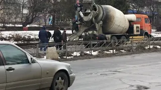 В Чернівцях ремонтують дороги, збираємо гроші)