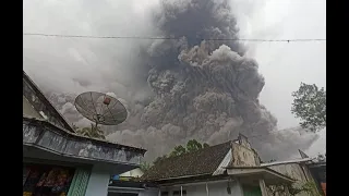 Извержение вулкана Семеру на острове Ява - есть погибшие #volcano #Java #Semeru