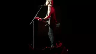 Keith Urban pays tribute to Orlando victims June 17, 2016 Tampa Florida