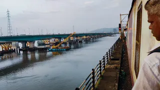 Crossing Vashi Bridge😍 | Harbourline Train Journey | Mumbai Local Train