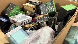 Electronics and accessories liquidation pallets