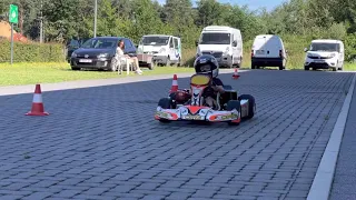 Trainen met Woutje in de crg puffo kart