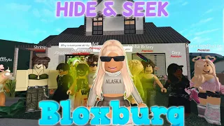 50 PLAYER HIDE AND SEEK IN BLOXBURG (roblox)