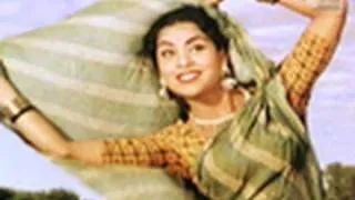 Ghunghat Nahin Kholoongi Saiyan (Video Song) | Mother India | Nargis | Sunil Dutt