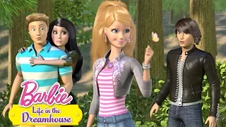 Latinoamérica: Life in the Dreamhouse - Acampando | @Barbie