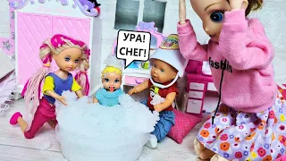 SURPRISE FOR DANIK) SUMMER SNOW⛄🤣 Katya and Max are a fun family! Funny Barbie Dolls DARINELKA Stori