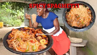 SPICY SPAGHETTI JOLLOF & PLANTAIN !! | HOME TO MAKE SPAGHETTI RECIPE BY LEAH SCREEN...