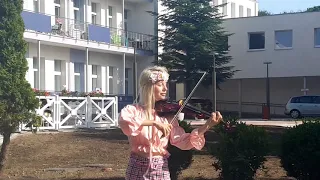 Street performance. Young girl Sandra Cygan -  Summer 2019