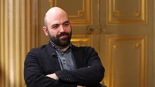 Roberto Saviano: "El Reino Unido es el país más corrupto del mundo, cuando… - global conversation