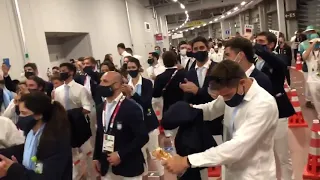 La entrada de la delegación argentina a la ceremonia inaugural de Tokio 2020