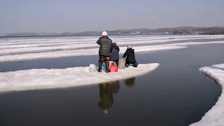 Лед оторвало с рыбаками, ханган