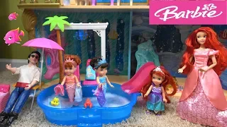 Barbie vs. Princess Ariel Spring Cleaning Story with Barbie Dream House and Under the Sea Castle