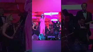 Концерт в Крокусе « Зажигалка » #милароманиди #певица #music #ларисарубальская