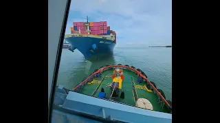 ship handling bow to bow manouvering asd tug.