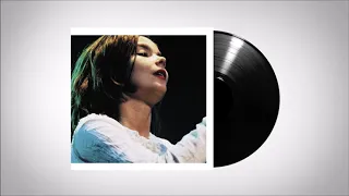 Björk : Like Someone In Love Live