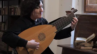 Prelude, Fugue and Allegro in E-flat major BWV 998 - Evangelina Mascardi, 13 courses baroque lute