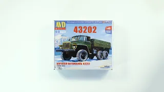 Сборная модель AVD УРАЛ-43202. Распаковка модели