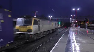 (HD) Trains at Stafford railway station 2-3/1/15