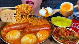 ASMR CHEESY FIRE NOODLES SOUP, SAUSAGES, EGGS, GREEN ONION KIMCHI MASSIVE Eating Sounds