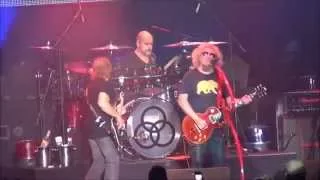 SAMMY HAGAR AND THE CIRCLE 11/12/2015 "I Can't Drive 55"