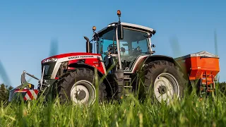 Massey Ferguson 8S on demo at dairy farmer Bruggeman | Fertilizing grass