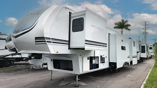 2024 Grand Design SOLITUDE INFLUENCE 3704BH Fifth Wheel - SOLD