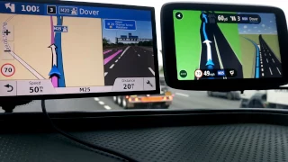 Garmin Drivesmart 61 vs Tomtom GO 6200 on Motorway.