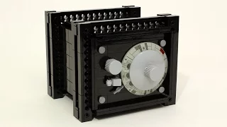 Working LEGO Combination Safe