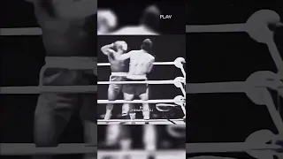 Henry Cooper KNOCKS DOWN Muhammad Ali 😳