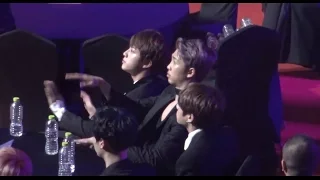 BTS Reaction to Blackpink at GAON AWARDS 2017 (HD Fancam) Compilation