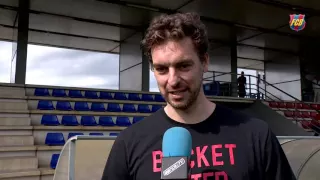 NBA All-Star Pau Gasol drops in on FC Barcelona training session