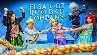 Elsa got into bad company! Disney Princess School in real life!