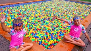 LAS RATITAS LLENAN SU PISCINA DE BOLAS DE COLORES!!